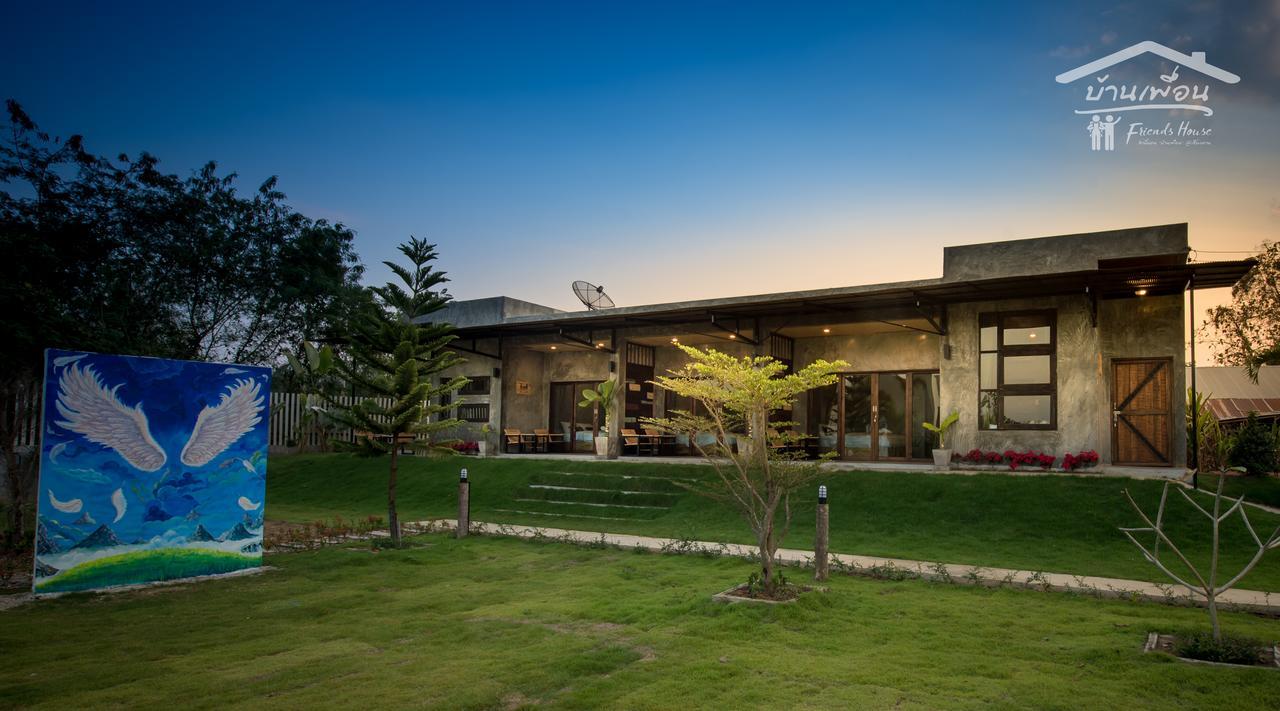 Friends House Hotell Chiang Khan Exteriör bild