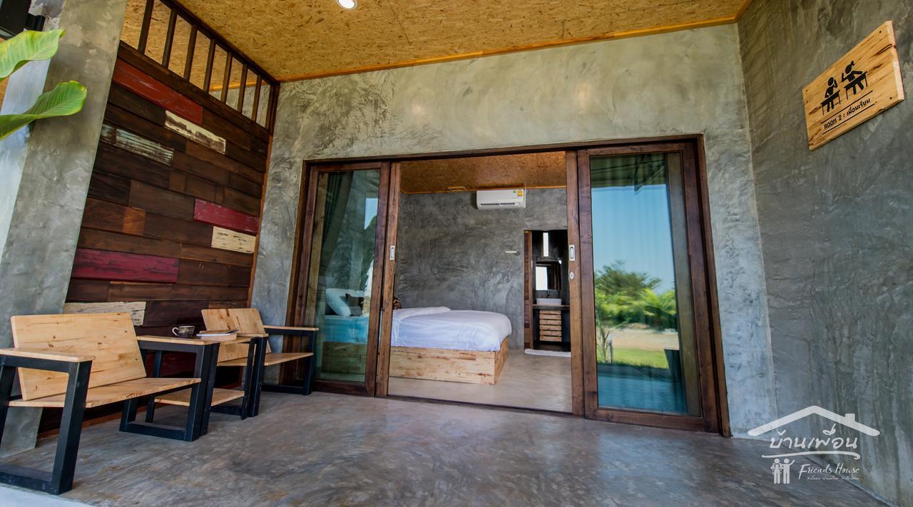 Friends House Hotell Chiang Khan Exteriör bild