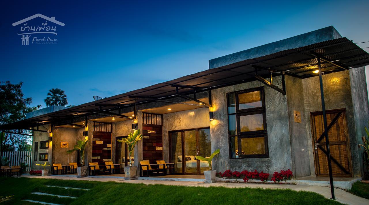 Friends House Hotell Chiang Khan Exteriör bild